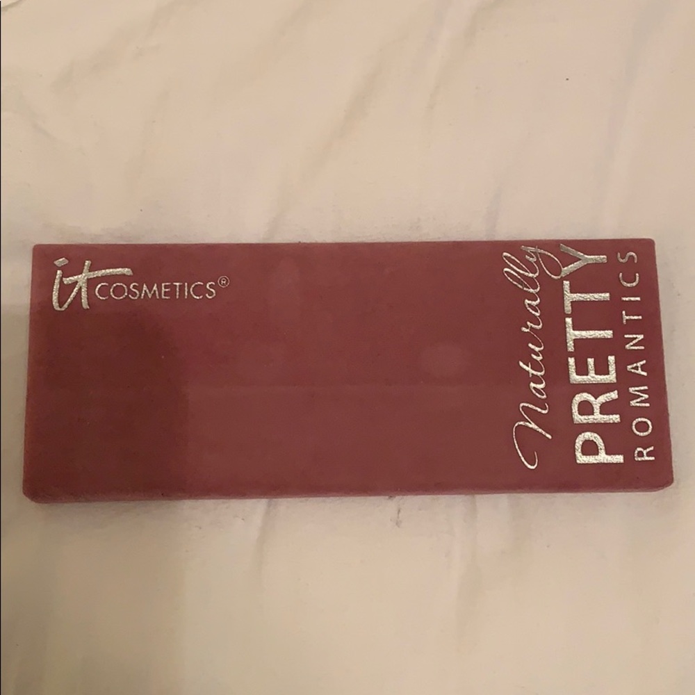 IT cosmetics eyeshadow palette